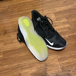 Like new Nike KD Trey 5 VII size 11 basketball shoes.
